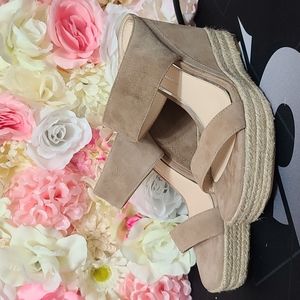 Jessica Simpson wedges 8.5